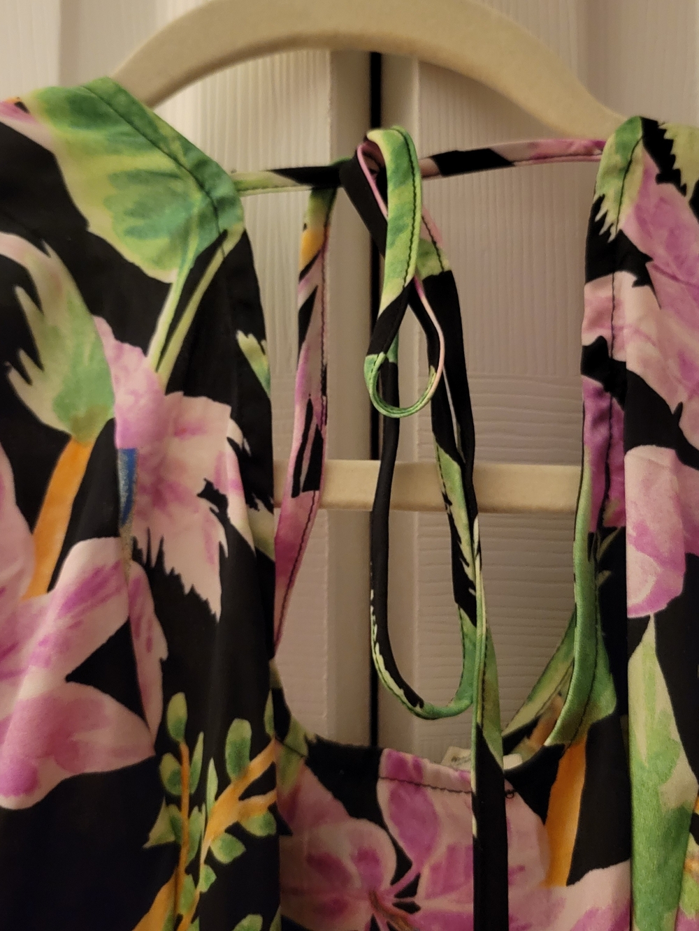 easel Black Floral Tropical Print Peplum Top - Picture 5 of 5